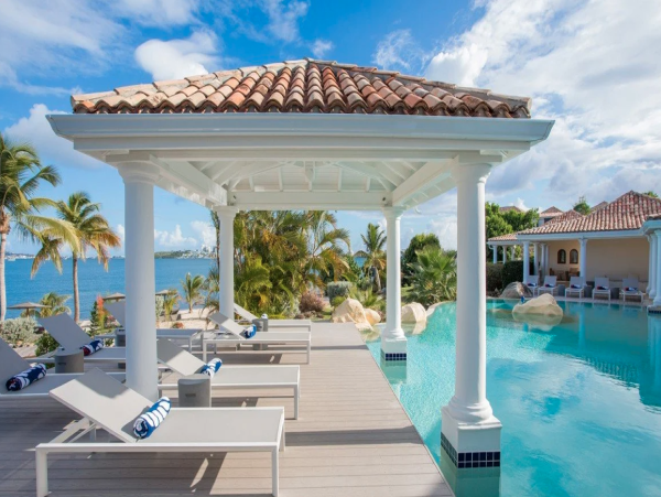 Bay Beachfront Luxury Six Bedroom Home in Saint Martin